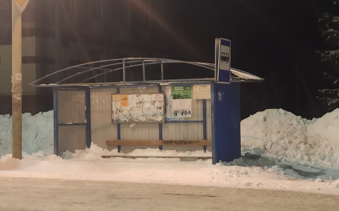 В администрации прокомментировали состояние трех страшных остановок в Кирове