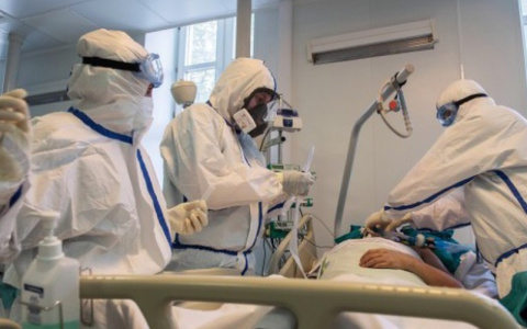 В Кировской области 100 больных коронавирусом находятся в реанимации