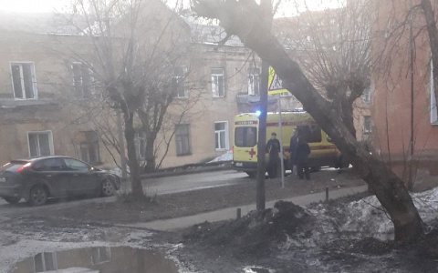 Мальчик сильно ударился, была лужа крови: очевидцы о ДТП на улице Шинников