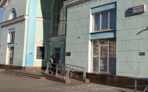 Что обсуждают в Кирове: фотосессию подростков на кладбище и нападение на женщину