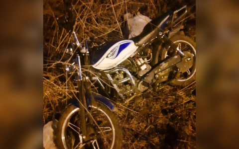 В Кировской области сбили 16-летнего парня на мопеде: подросток госпитализирован