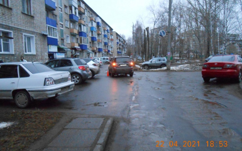 В Кирово-Чепецке мальчик выбежал под колеса внедорожника