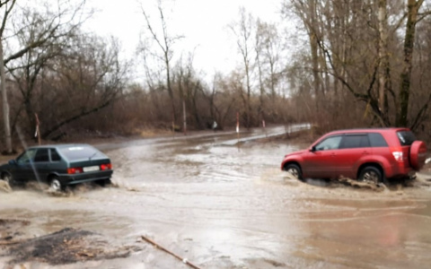 В Кирове затопило улицу: проезд перекроют