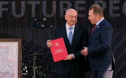 Председатель кировского Заксобрания побывал на предприятии «НАНОЛЕК»