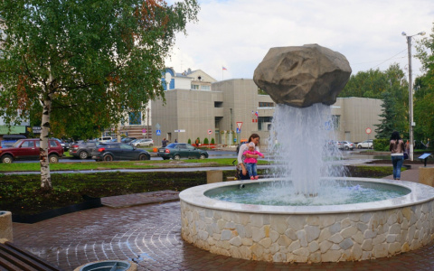 Сезон открыт: в Кирове заработали уличные фонтаны