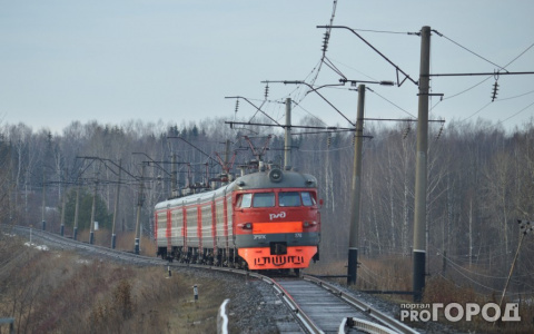 В Кировской области подросток зацепился за поезд и проехал несколько километров