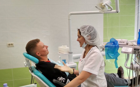 Когда необходимо устанавливать зубные коронки?