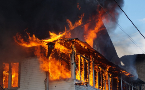 В Малмыже в пожаре погибла 23-летняя девушка