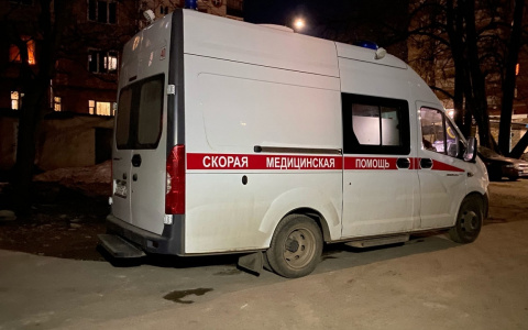 В Кирове 1,5-годовалый ребенок выпал из окна: проводится проверка