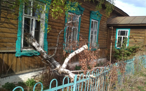 Год назад от урагана пострадал дом, в котором учился Сергей Киров