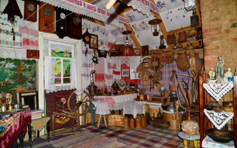 Жительница Кировской области превратила чердак дома в музей