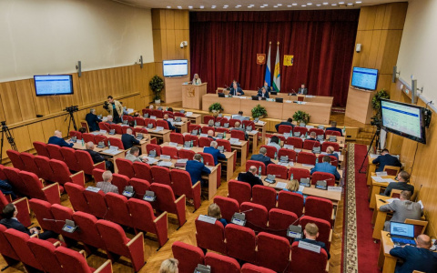 Депутаты кировского Заксобрания расширили меры жилищной поддержки для детей-сирот