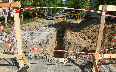 Из-за раскопок по трем улицам в Кирове нельзя проехать до середины месяца