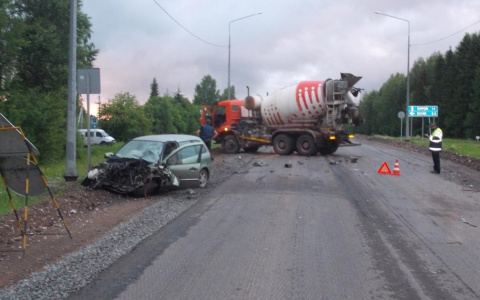 В Кирове произошло массовое ДТП с бетономешалкой