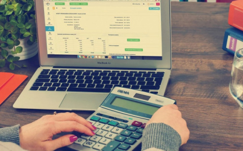 Дальнобойщик с зарплатой от 200 тысяч: топ-10 самых высокооплачиваемых в Кирове вакансий