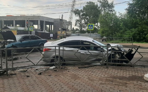 Семь человек пострадали в ночном ДТП в Кирове
