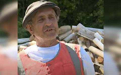 Отшельник из Котельничского района, который 10 лет прожил в лесу, нашел работу