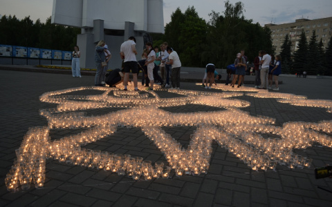 Кировчане выложили в парке Победы огромную картину из свечей