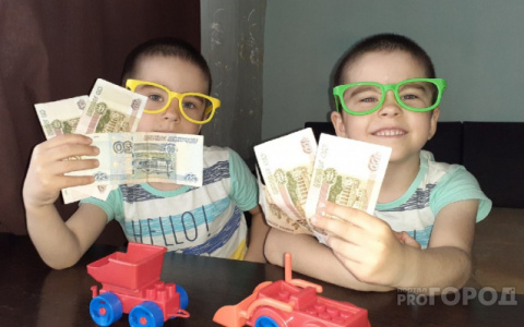 Путин подписал указ о выплате 10 тысяч рублей семьям с детьми