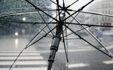 МЧС объявило метеопредупреждение: кировчан ждут шквалы и крупный град
