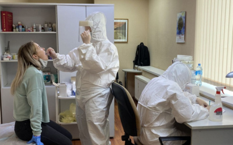 В Кировской области 100 человек заразились коронавирусом за сутки