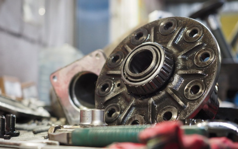 Какие технические особенности нужно учитывать при ремонте стартеров и генераторов?