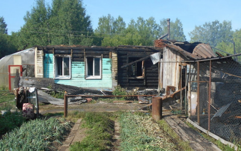 Включил плиту и ушел спать: в Кировской области супруги пострадали в пожаре