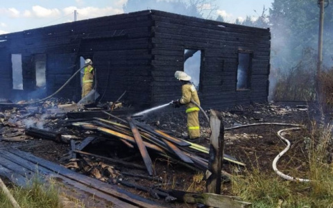 Пожар в Кировской области  унес жизни трех человек