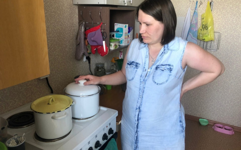 Через 4 года после заселения в многоэтажке на Зеленина появилась горячая вода