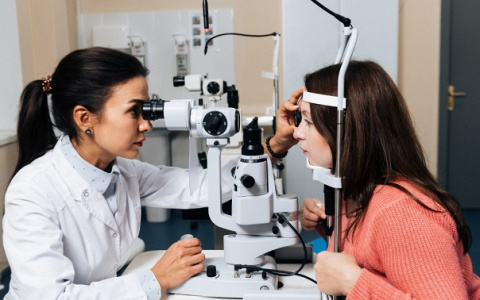 Жизнь в темноте: какие симптомы могут сигнализировать о возможной слепоте