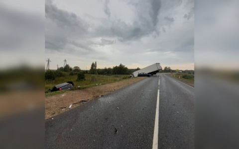 Что обсуждают в Кирове: смертельное ДТП и падение рабочего на заводе