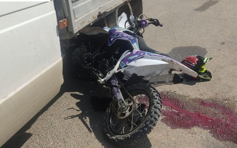 В Кировской области столкнулись питбайк с 14-летним подростком за рулем и «Газель»