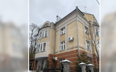 В центре Кирова продается 7-комнатная квартира за 25 миллионов рублей