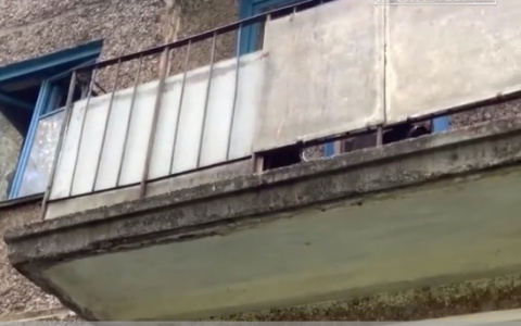 В Кирове на Павла Корчагина из окна со второго этажа выпала девочка