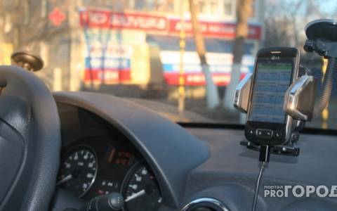 В Кирове пассажир с ножом заставлял таксиста ехать в Саратов