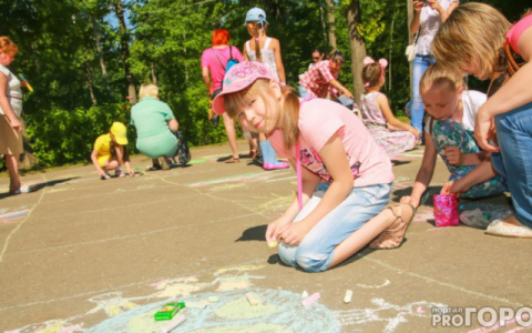 Старинные танцы и шоу мыльных пузырей: в Кирове отметят День дружбы