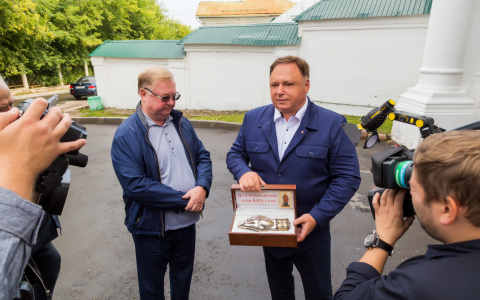 В Киров привезли частицу мощей великомученика и целителя Пантелеимона