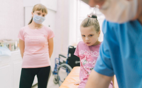 В Кирове врачи выписали 10-летнюю девочку с ожогами, которая упала в кипяток