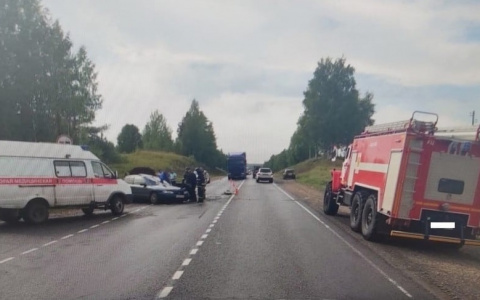 В результате столкновения двух автомобилей в Юрьянском районе пострадали шесть человек