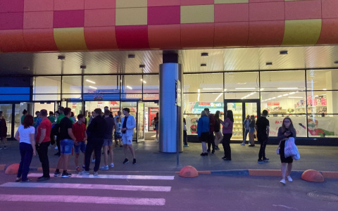 В Кирове из торгового центра «МАКСИ» на Луганской эвакуировали людей