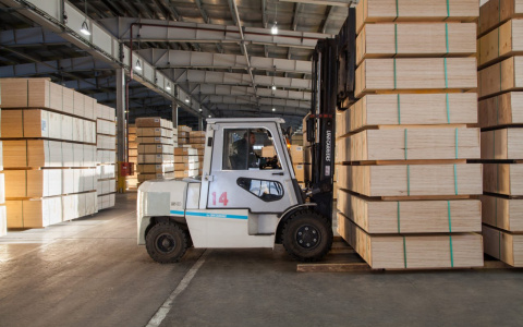 Вятский фанерный комбинат наращивает производство  новых сортов фанеры