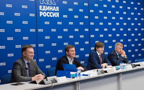 Игорь Васильев принял участие в совещании по теме капитального ремонта школ