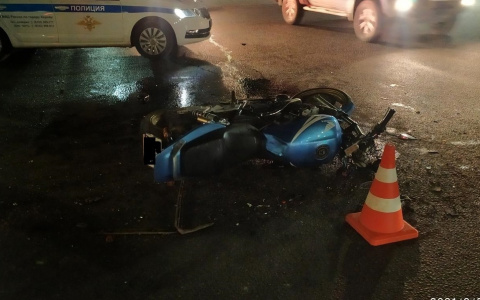 В Кирове водитель иномарки не пропустил мотоциклиста: на месте работала реанимация