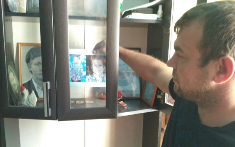 «Друзья еще долго спрашивали: «А Глеб выйдет?»: спустя год после трагедии чепчане вспоминают об утонувшем сыне