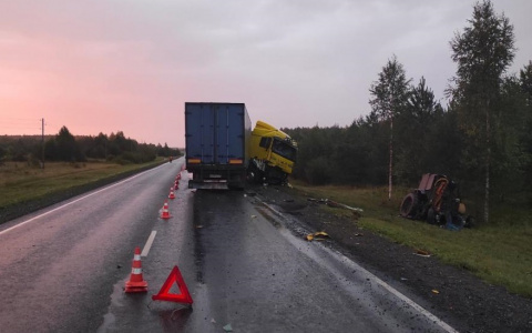 В Кировской области при столкновении DAF и трактора «Беларус» погиб 51-летний мужчина