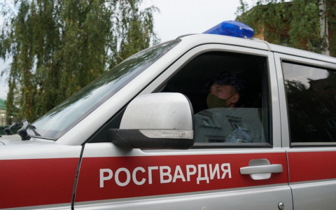 В Кирове росгвардейцы обнаружили молодого человека с наркотиками