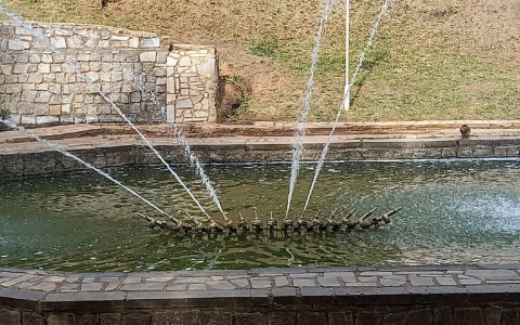 Жители Кирова жалуются на неработающий фонтан в центре города