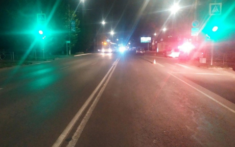 Водитель без прав сбил кировчанку на пешеходном переходе