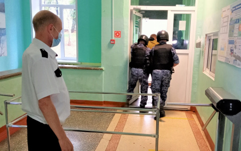 К охране кировских школ планируют привлечь профессионалов