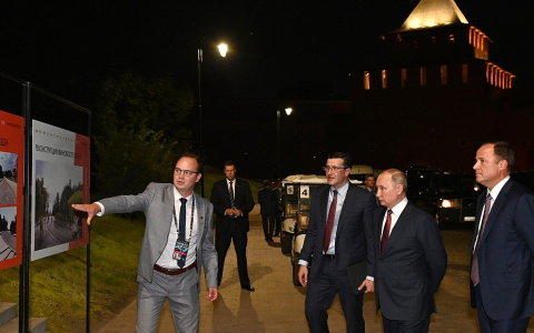 Кировчанин провел для Владимира Путина экскурсию по Нижегородскому кремлю